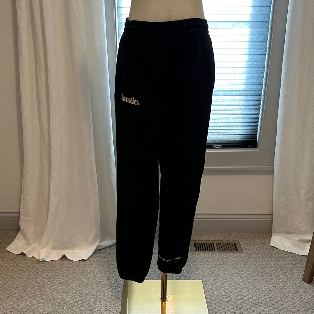 Hustle. The Angel Number Sweatpants & Sweatshirt with Logo